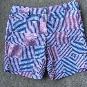 TALBOTS SIZE 10P PERFECT SHORT RED/WHITE/BLUE SEERSUCKER 7” INSEAM